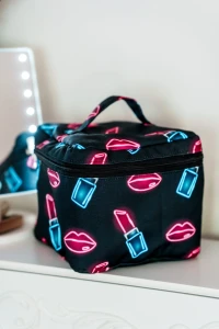 Kosmetyczka Kuferek z Motywem Neonowych Ust i Szminek